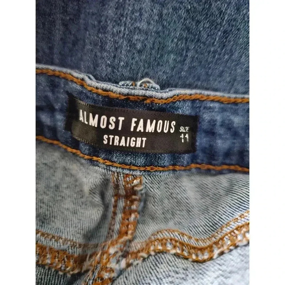 Almost Famous Faded Capris Jeans Size 11 - Picture 8 of 8